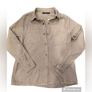 Doe + Rae Anthropologie NWT lightweight shacket.  Size: S. Factory distressed